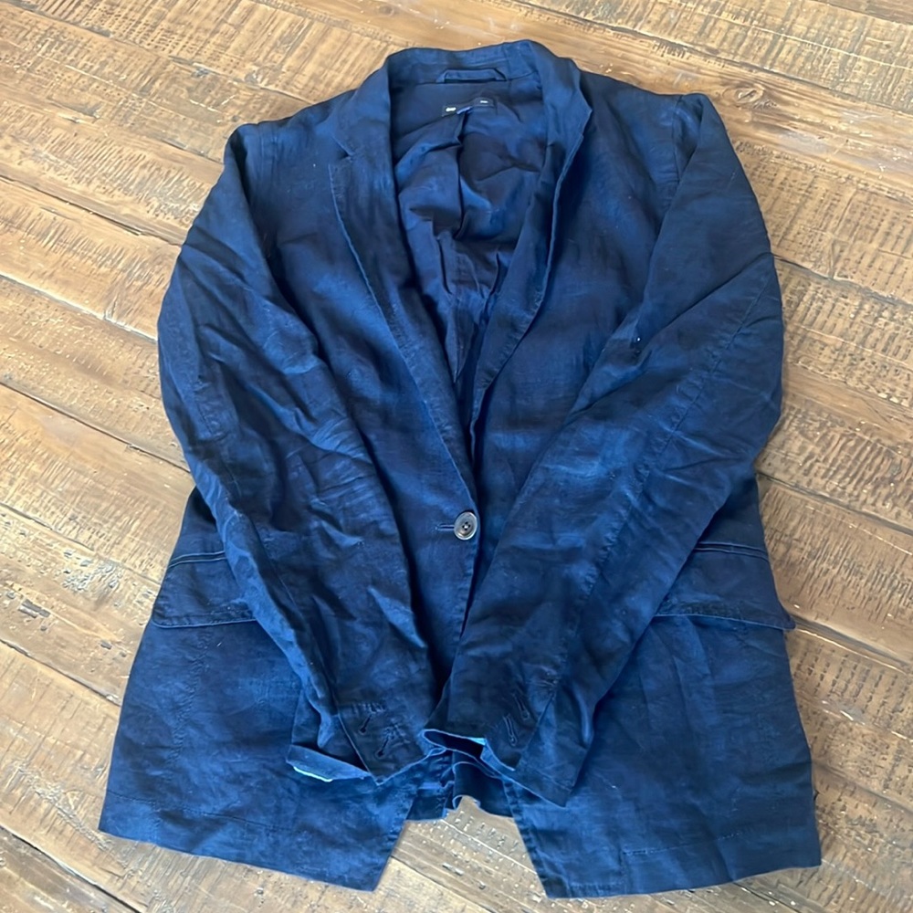 GAP linen blazer with pockets, size 8.